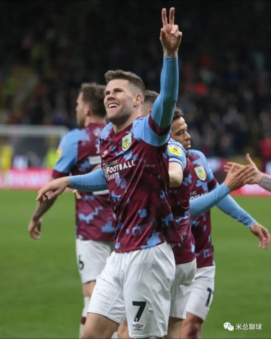 包含斯利本顿主场一球险胜，保级形势稳固，表现亮眼的词条