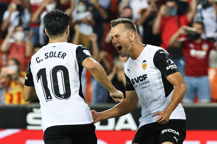 瓦伦西亚后防神勇，球队险胜对手！，势不可挡