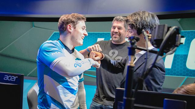 开云体育中国-DRX翻盘CLG，Bin关键团战开团秒人焦点之战四强赛，成为赛场最大亮点