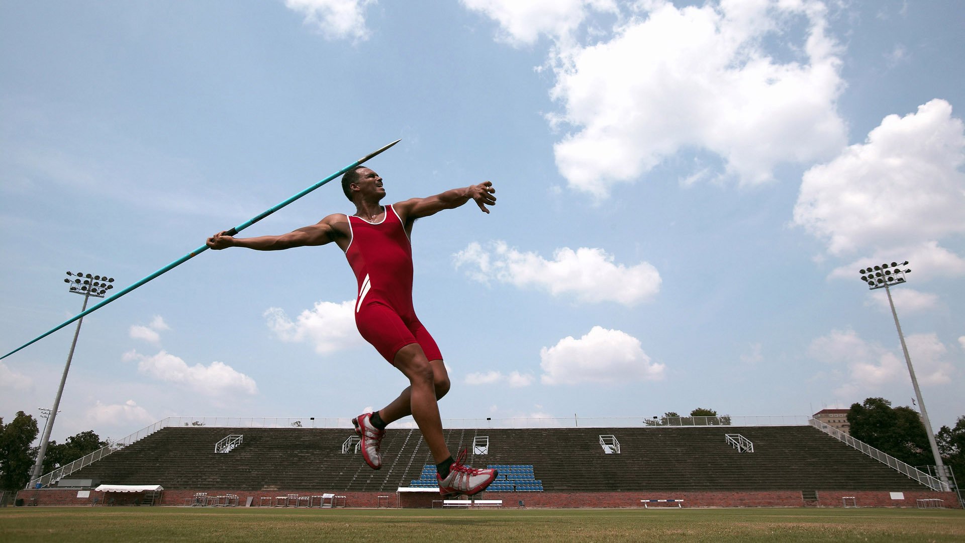 惊天逆袭！加拿大无名小卒打爆曼联豪门，季后赛抢七夜他化身乔丹