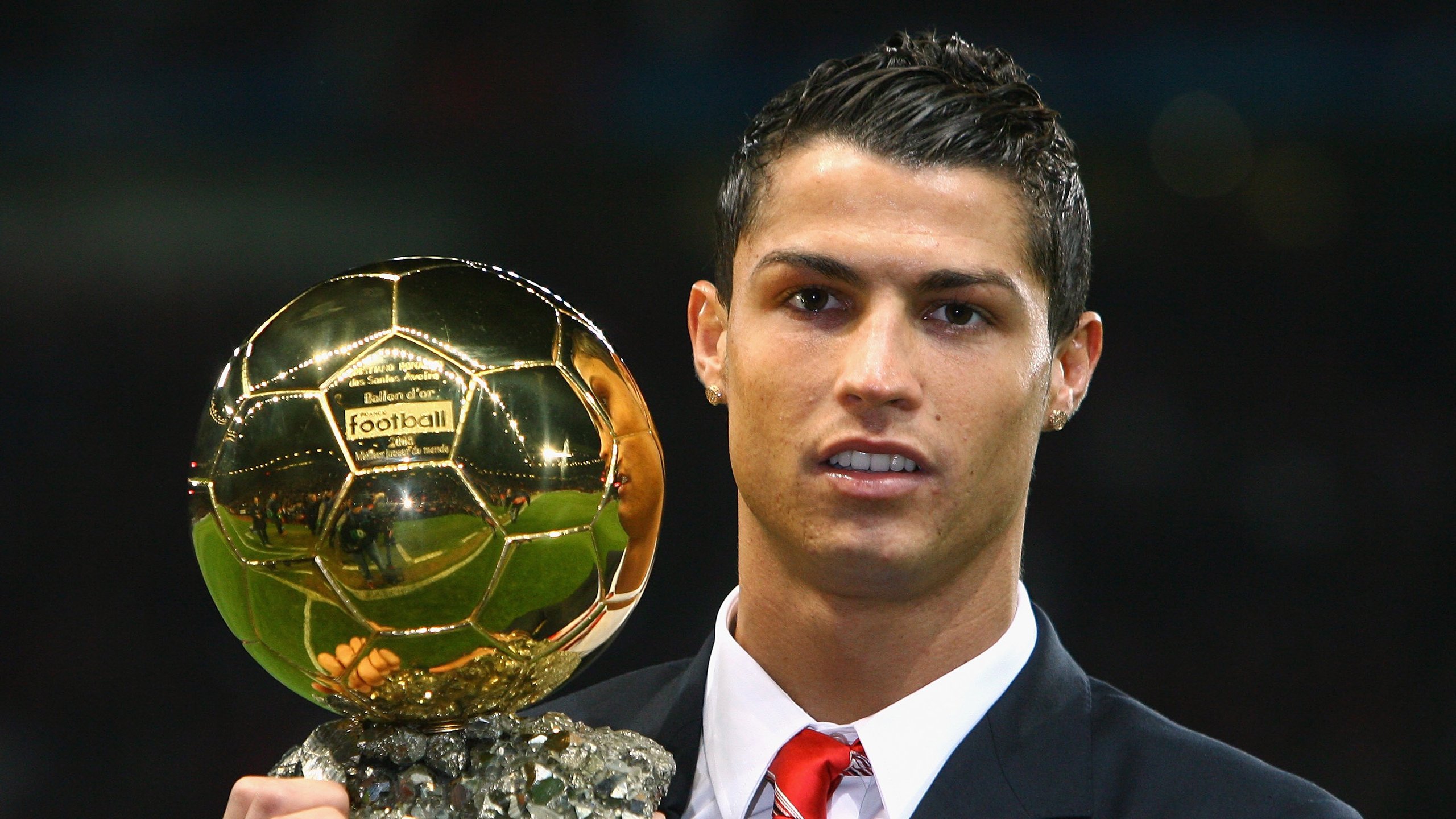 开云APP-战术棋盘上的寂静杀手，阿克如何用节奏扼杀曼城，牙买加的逆袭启示录